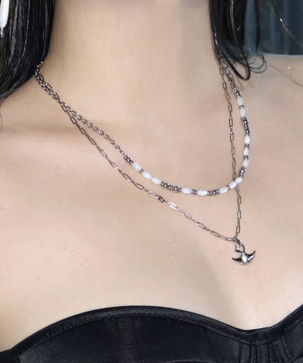 Gold dainty paperclip chain necklace